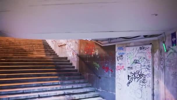 Uitzicht Lopen Station Trap Sofia Bulgarije Nachts — Stockvideo