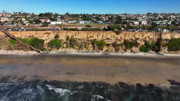 Luchtfoto Van Het Strand Langs Cardiff Sea Langs Highway 101 — Stockvideo