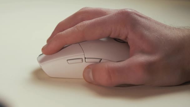 Man Hand Using Wireless Mouse Scrolling Internet — Stock Video