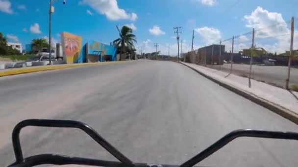 Conduire Une Voiturette Golf Dans Les Rues Île Isla Mujeres — Video