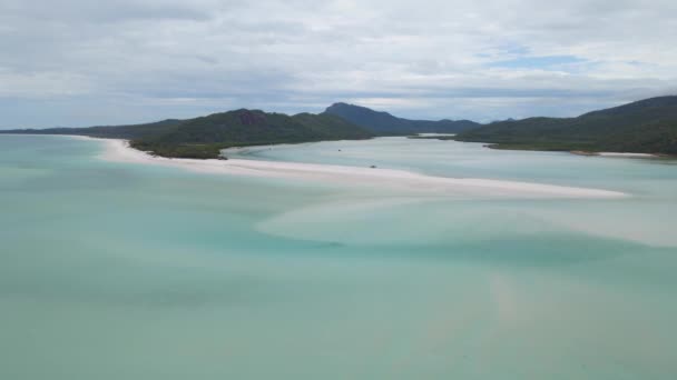 Whitehaven Beach White Sand Turquoise Blue Sea Hill Inlet Whitsunday — Stock Video
