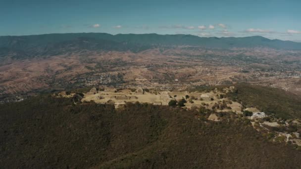 Monte Alban Ban Nagy Prekolumbiai Régészeti Lelőhely Lapos Hegytetőn Oaxacában — Stock videók