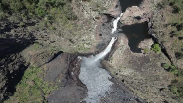 Vista Dall Alto Della Cascata Wallaman Con Una Sola Goccia — Video Stock
