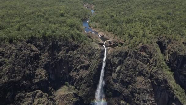 Girringun Ulusal Parkı Nda Gökkuşağı Şelalesi Wallaman Şelalesi Qld Avustralya — Stok video