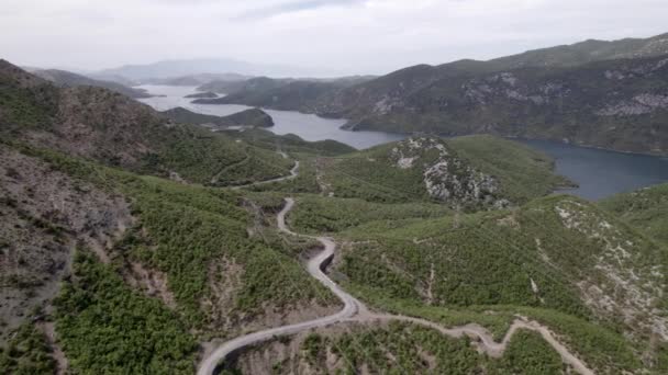 Lado Tiro Drone Video Slider Sobre Sh25 Albania Con Río — Vídeos de Stock