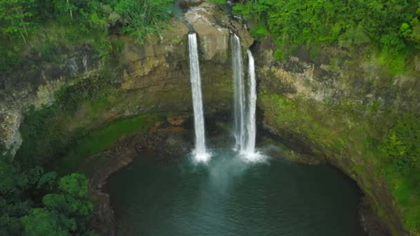 Wide Aerial Dolly Backwards Reveal Pool Formation Opaekaa Falls Χαβάη — Αρχείο Βίντεο