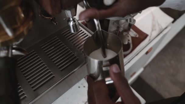 Koffiebonen Roosteren Proces Een Cafe — Stockvideo