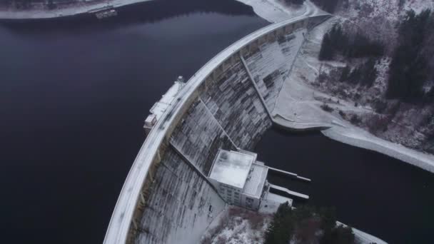 Dérive Dessus Barrage Arc Gravité Pendant Les Mois Froids Hiver — Video