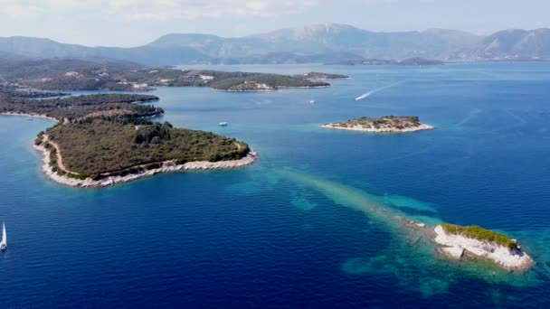 Wyspa Meganisi Lefkas Grecja Aerial Drone View Sail Łodzie Jetski — Wideo stockowe