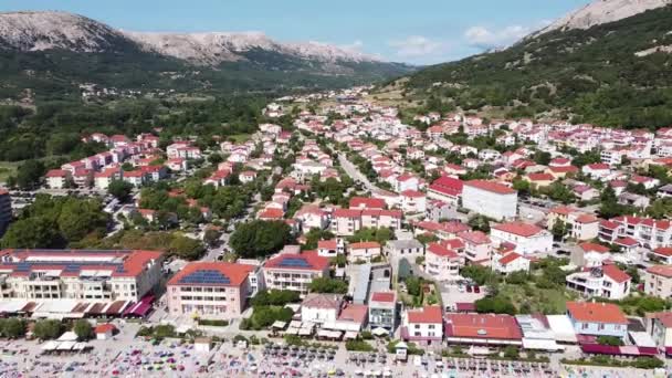 Пляж Бака Остров Крк Хорватия Долина Город Горы Туристы Голубое — стоковое видео