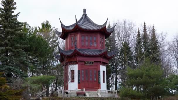 4K年冬季仍在加拿大蒙特利尔植物园拍摄的亚洲寺庙场景 — 图库视频影像