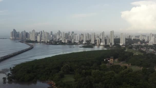 Vista Aérea Cidade Panamá Com Algumas Árvores Perto Oceano Pacífico — Vídeo de Stock