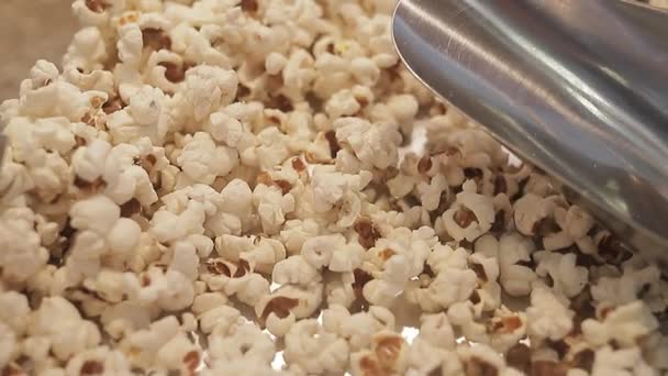 Visualizza Dettagli Dei Popcorn Nella Scatola Vetro — Video Stock