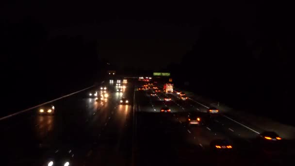 Interruzione Temporale Del Traffico Che Attraversa Autostrada — Video Stock