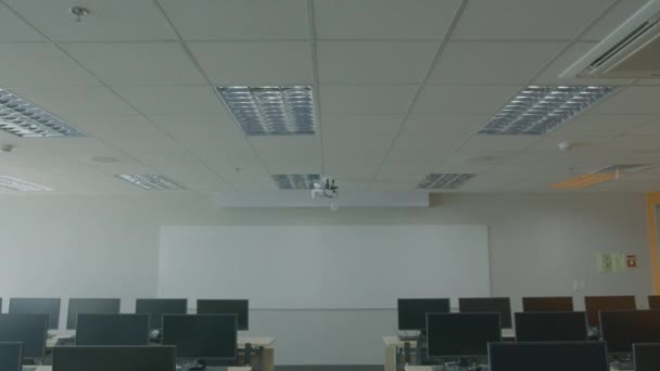 Naklápěcí Shot Newly Built Training Room Modern Call Center Office — Stock video