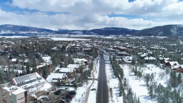 Drone Sestřelil Uprostřed Města Frisco Coloradu Slunečného Dne — Stock video