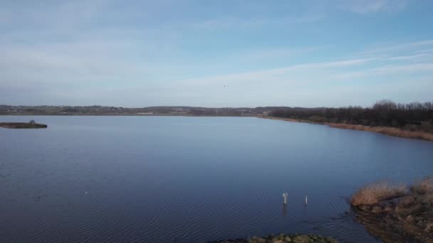 Magnifico Filmato Birdseye Lago Fiume Danimarca Dolly Out Shot — Video Stock