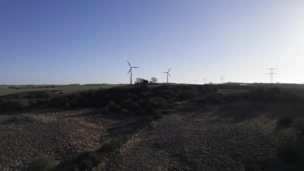 Luftaufnahme Von Windrädern Die Windenergie Und Erneuerbare Energien Erzeugen Dolly — Stockvideo