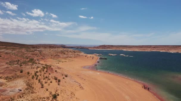 Turisté Obdivují Populární Jezero Powell Arizoně Jezera Červeným Pískem Anténa — Stock video