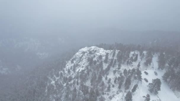 Drone Aerial Footage Flying Snowheaded Rocky Peak Flatirons Mountain Boulder — 비디오