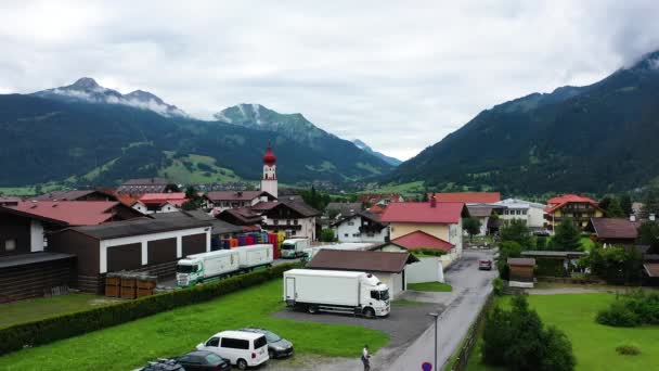 Ehrwald Austria Vuelo Aéreo Por Los Campos Ciudad Europea — Vídeos de Stock