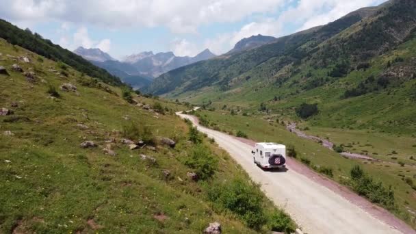 Motorhome Conduite Travers Vallée Verte Parc National Occidental Pyrénées Espagnoles — Video