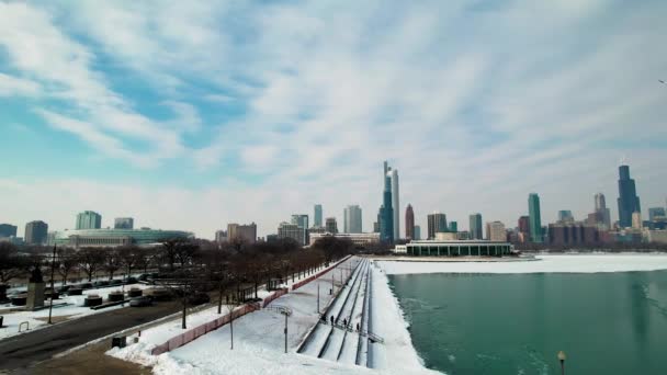 Замерзшее Озеро Мичиган Сити Видом Чикаго — стоковое видео