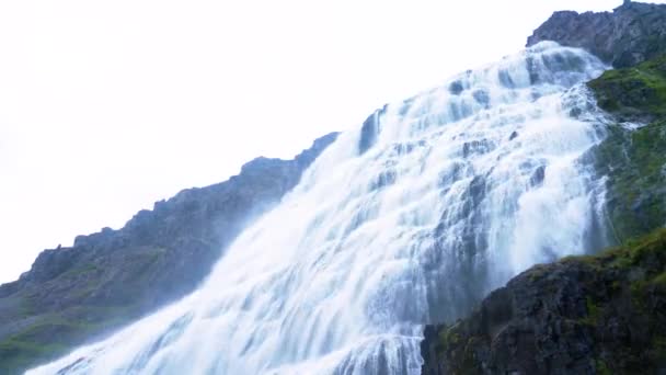 Dynjandi Waterfall Water Cascading Cliff Fjallfoss Westfjords Island Låg Vinkel — Stockvideo