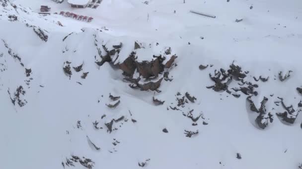 Αεροφωτογραφία Drone Πάνω Από Μια Βραχώδη Κορυφογραμμή Αποκαλύπτοντας Την Κορυφή — Αρχείο Βίντεο