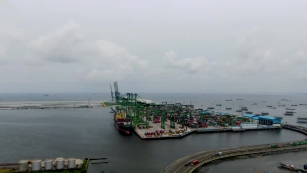 Antena Ascendente Del Puerto Industrial Contenedores Tanjung Priok Indonesia — Vídeos de Stock