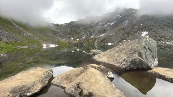 Cloudy Day Gold Cord Lake Hatcher Pass Alaska — стокове відео