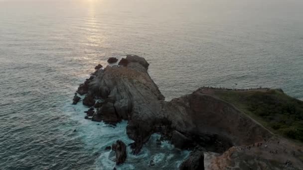 Idyllic Seascape Mazunte México Sunset Tiro Aéreo — Vídeo de Stock