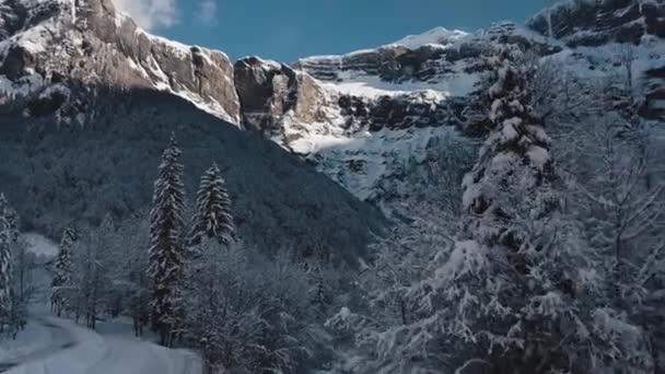 Letecký Pohled Cirque Fer Cheval Pokrytý Sněhem Během Studené Zimy — Stock video