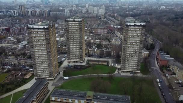 Εναέρια Λήψη Οικιστικών Πύργων Διαμερισμάτων Στο Whitechapel Ανατολικό Λονδίνο — Αρχείο Βίντεο
