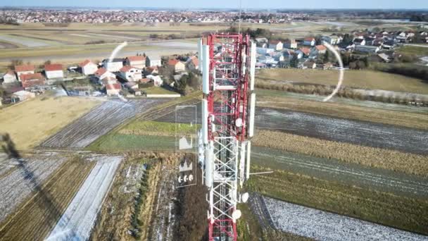 Parte Superior Torre Telecomunicaciones Con Animación Emisión Radiaciones Entorno Circundante — Vídeos de Stock