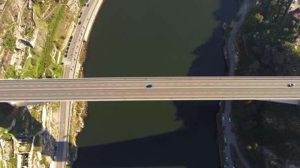 Auto Autonoma Concetto Auto Monitoraggio Durante Guida Sul Ponte Aereo — Video Stock
