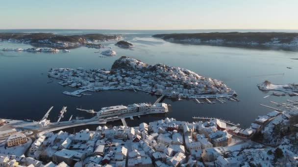 Scenic Fjord Town Kragero Noorwegen Tijdens Winter Luchtfoto Drone — Stockvideo