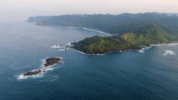 印度尼西亚Kebumen的Menganti海滩鸟瞰全景 — 图库视频影像