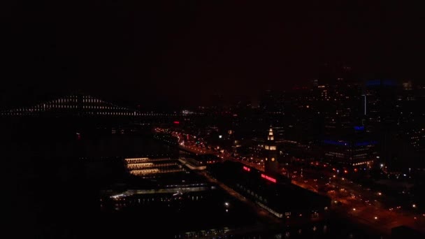 Повітряний Спуск Панорама Сан Франциско Поромну Будівлю Нічний Час — стокове відео