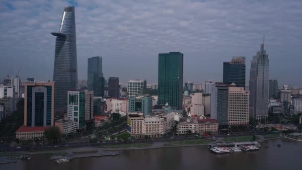 Vista Panorámica Del Drone Chi Minh City Levantamiento Grúa Tiro — Vídeos de Stock