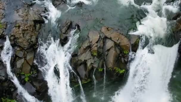 Vista Aérea Cerca Cascada Praia Pesqueira Santo Tomé África Descenso — Vídeos de Stock