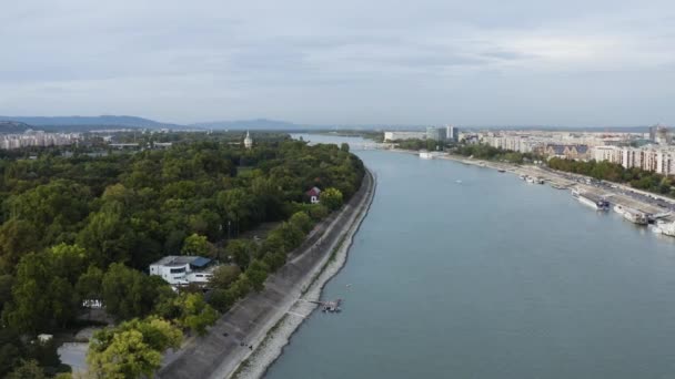 Aerial Margaret Island Danube River Βουδαπέστη Ουγγαρία Προς Εμπρός Φθίνουσα — Αρχείο Βίντεο