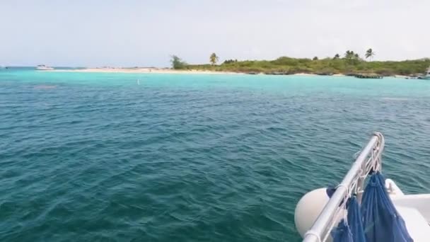 Lenyűgöző Kilátás Puerto Rico Cayo Icacos Homokos Part Fedélzetén Vitorlás — Stock videók