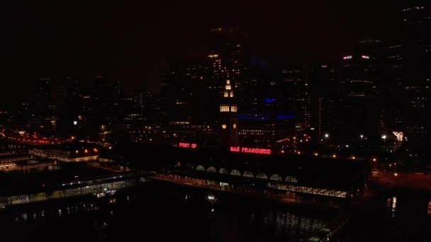 Aerial Närbild Dolly Skott San Francisco Ferry Building Natten — Stockvideo