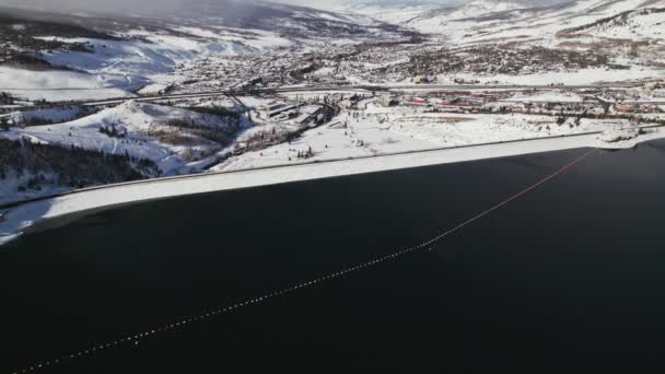 Dillan Reservoir Colorado Usa Drohne Fliegt Bei Bewölktem Himmel Tagsüber — Stockvideo