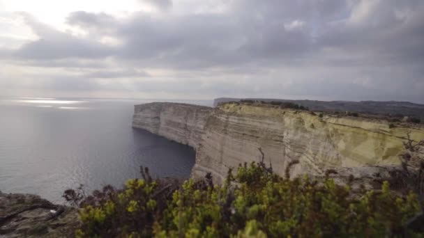 Scorched Arid Terrain Flora Dingli Malta Cliffs — Stock Video