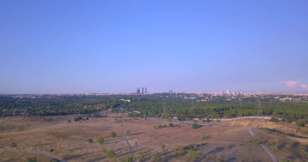 Madrid Spanien Flygutsikt Skyline Huvudstaden Spanien Vid Solnedgången Ekonomisk Stad — Stockvideo