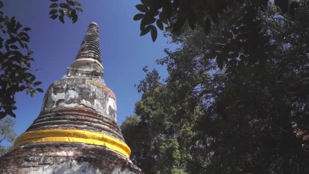 泰国阿尤塔亚王国许多美丽的寺庙中的一座 壮观的Wat Mae Nang宝塔的全景 — 图库视频影像