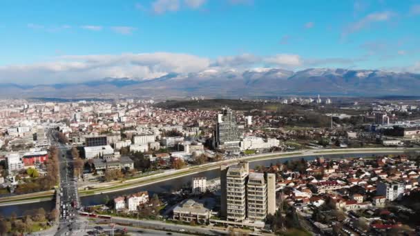 Timelapse Shot Traffic Skopje Vardar River Skopska Crna Gora Mountains — 비디오