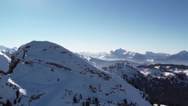 Letecký Pohled Zasněžené Vrcholky Hor Alpách — Stock video